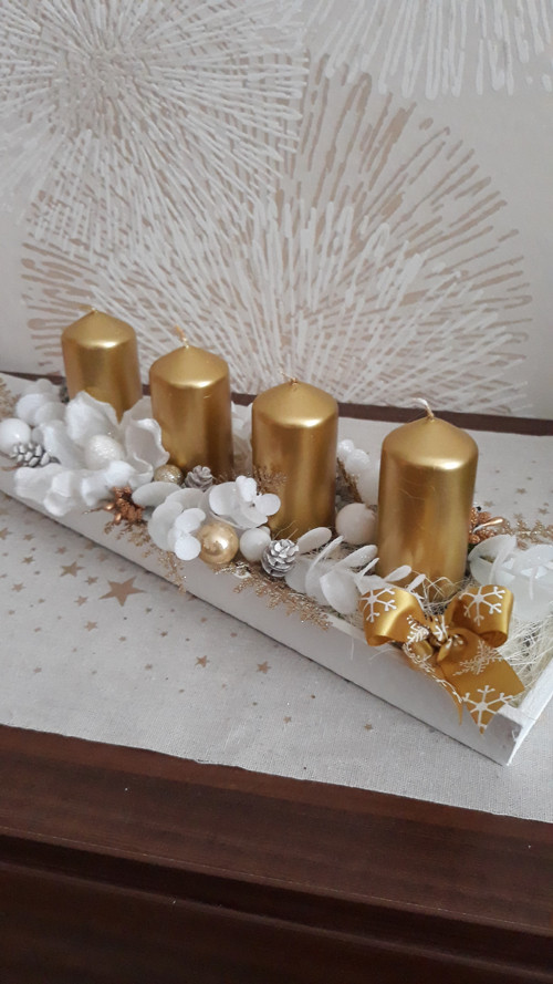Vánoční svícen zlatobilý — foto 1