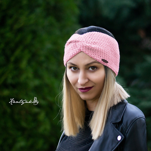 Překřížená v růžové.. (čelenka) — foto 1