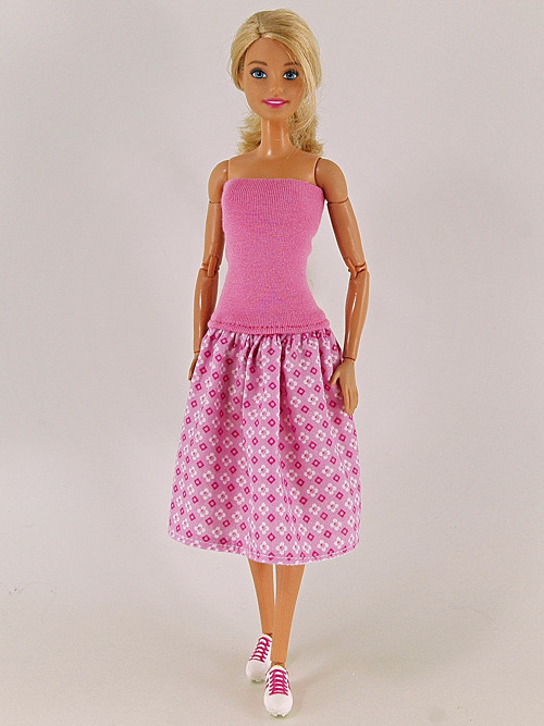 Barbie - Růžové šaty — foto 1