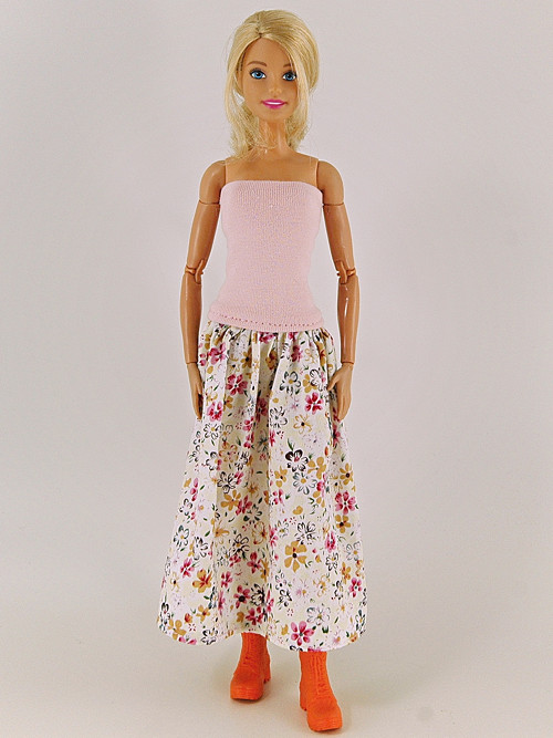 Barbie - Něžné šaty — foto 1