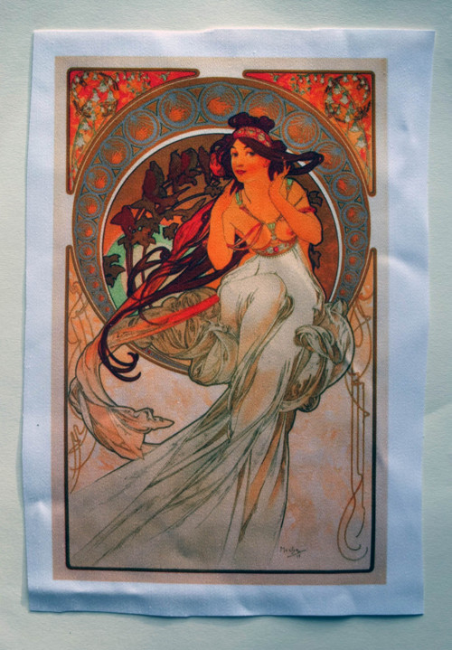 Látkový panel A. Mucha 5 21 cm x 13,5 cm — foto 1