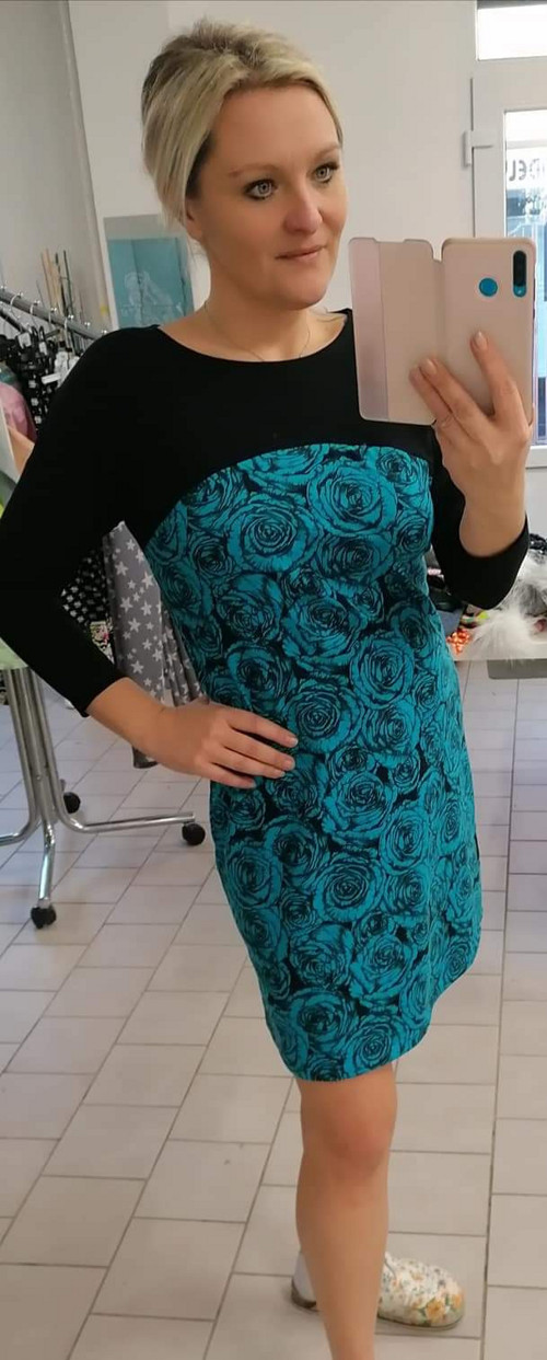Dámské šaty růže M/L — foto 1