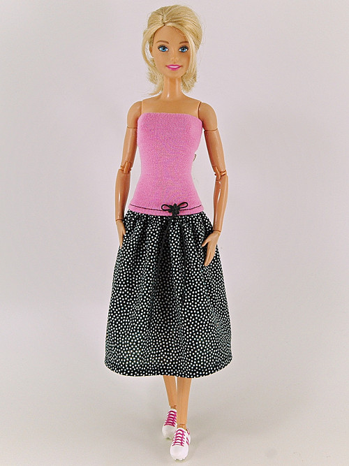 Barbie - Růžovočerné šaty — foto 1