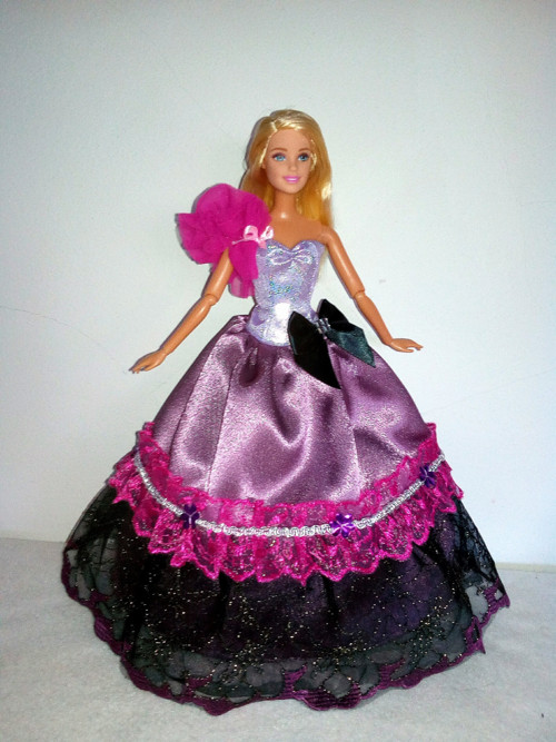 Šaty pro Barbie — foto 1