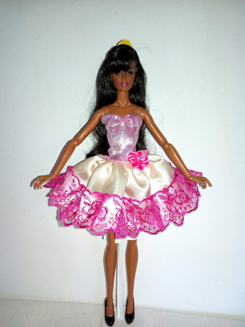 Šaty pro Barbie — foto 1