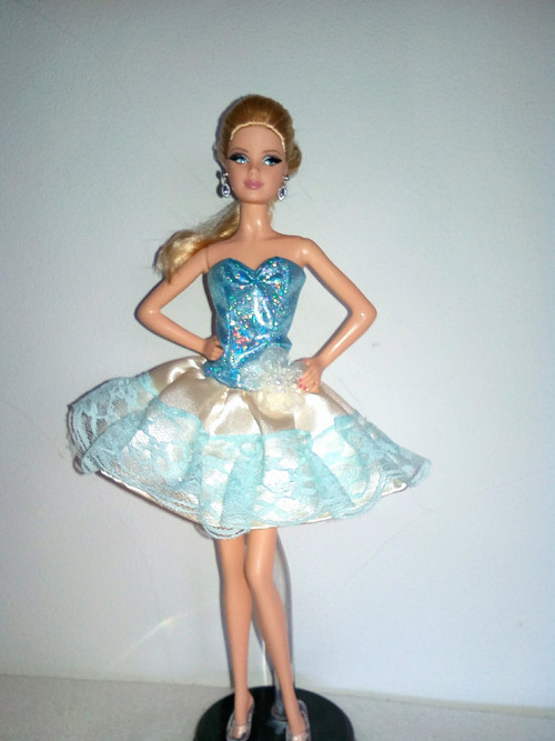 Šaty pro Barbie — foto 1