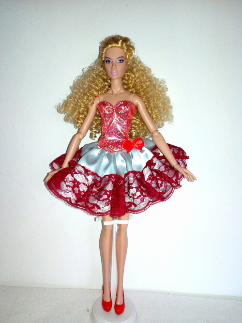 Šaty pro Barbie — foto 1