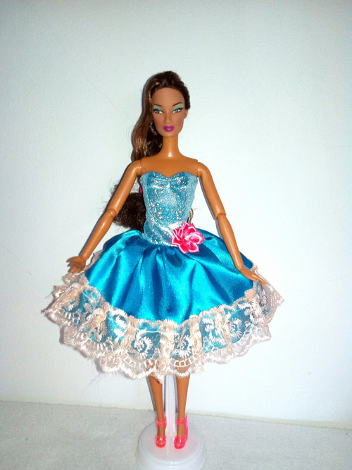 Šaty pro Barbie — foto 1