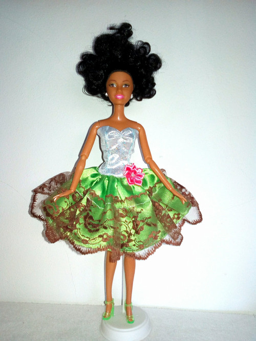 Šaty pro Barbie — foto 1