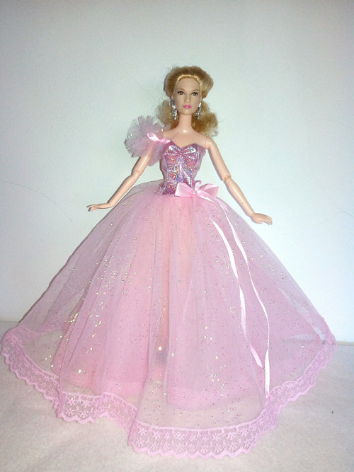 Šaty pro Barbie — foto 1
