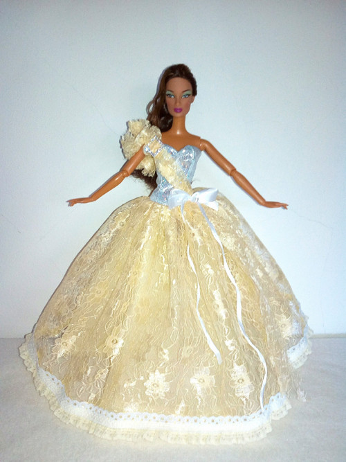 Šaty pro Barbie — foto 1