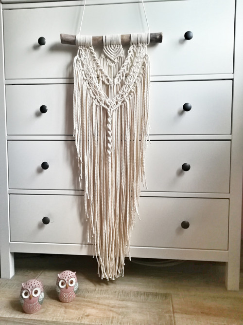 Macrame dekorace v krémové barvě — foto 1