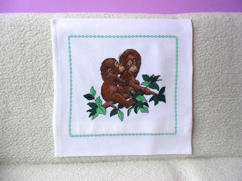 Polštářek Orangutani — foto 1