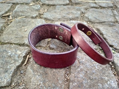 Náramek tmavě vínový č. 1 — foto 1