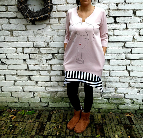 Girl - oversized,kapsy, výstřih do V — foto 1