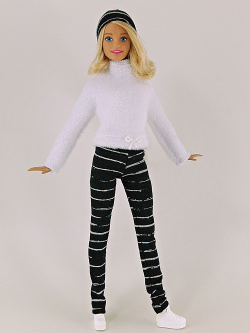 Barbie - Svetr bílý — foto 1