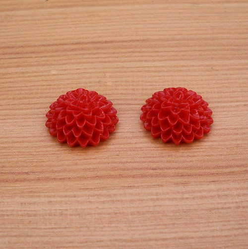 Chryzantéma - kabošon - 15 x 6 mm