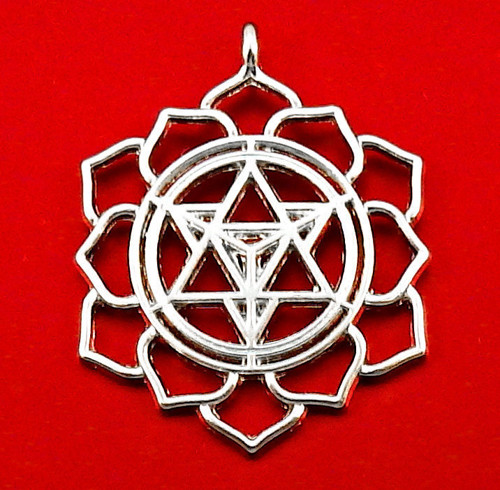 Stříbrný přívěsek - Sri Yantra, posvátná geometrie