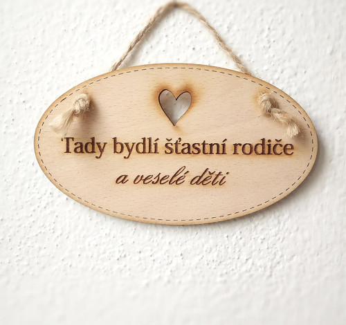 Cedulka Tady bydlí šťastní - přírodní 14,5cm