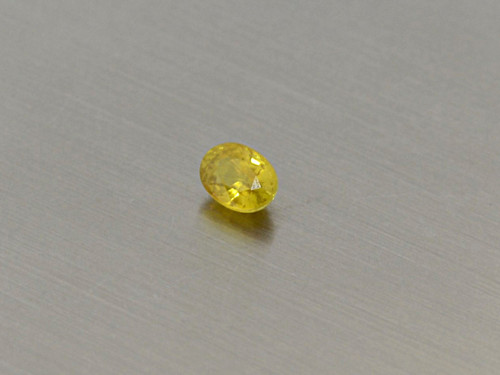 SAFÍR přírodní žlutý oválný 5,8 x 4,1mm NAHŘÍVANÝ