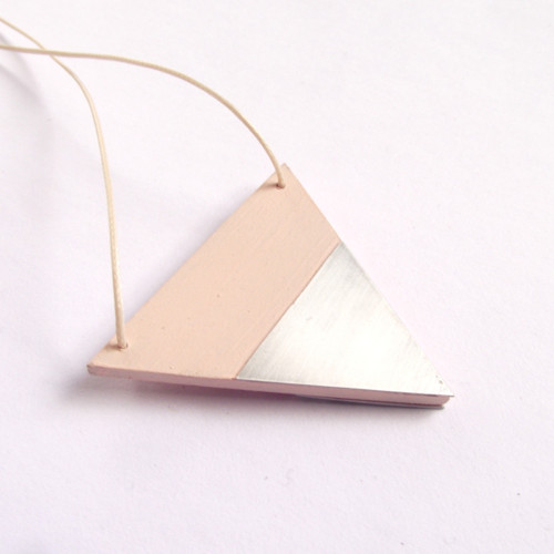 A/symmetric // triangle // pink menší — foto 1