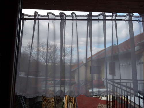 Záclonka s obloučky — foto 1