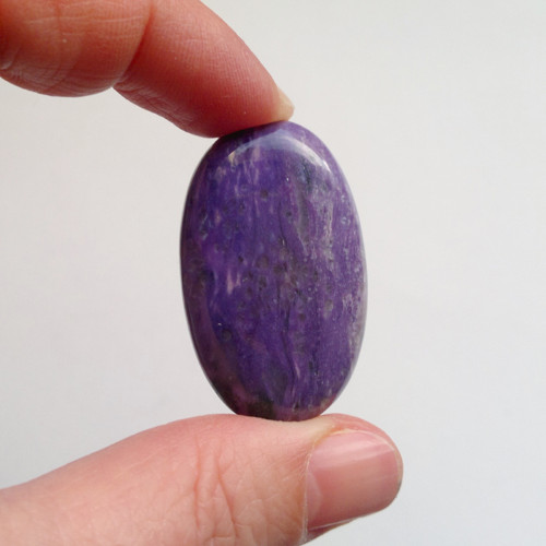 199 čaroit kabošon 3,7 x 2 cm