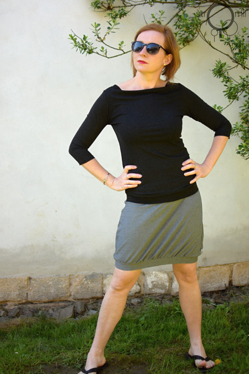 Šedá mírně do balónku, vel. M-L — foto 1