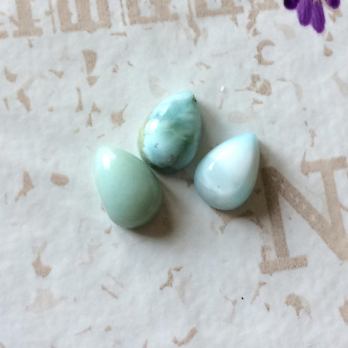 Larimar kabošon slza/10x7x4mm, 2,40Ct