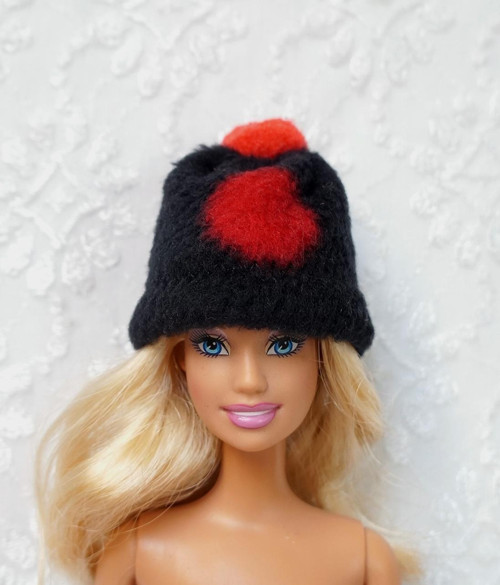 Čepice pro Barbie — foto 1