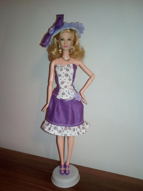 Výprodej -Šaty pro Barbie — foto 1