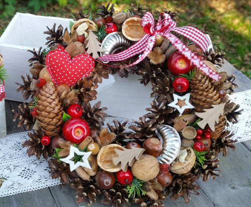 Adventní věneček se srdíčkem — foto 1