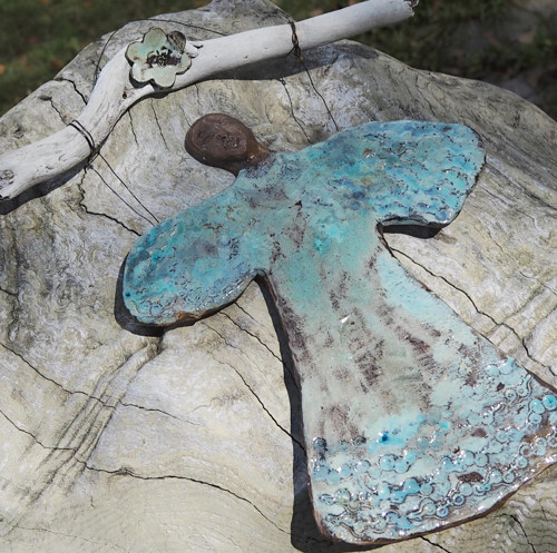 Anděl v tyrkysové a driftwood — foto 1