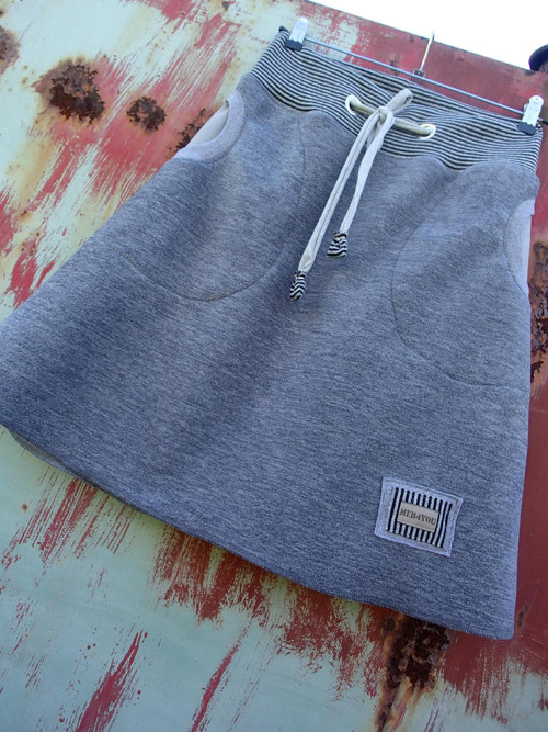 Gray skirt+ spodnička — foto 1
