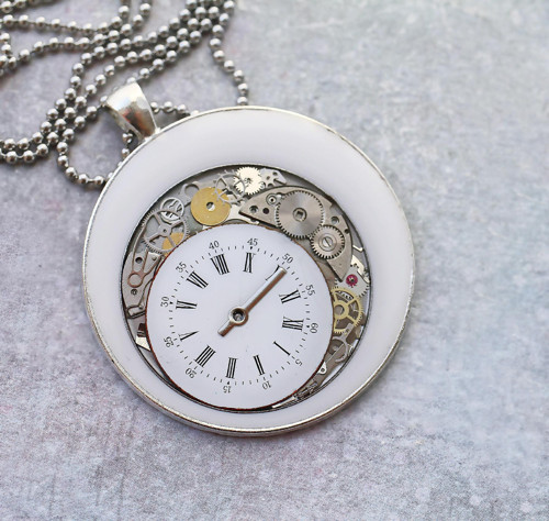 Time in white — foto 1