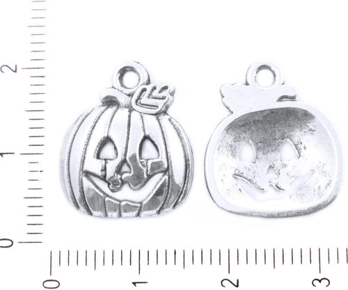 Kovový tvarovaný přívěsek ve tvaru halloweenské