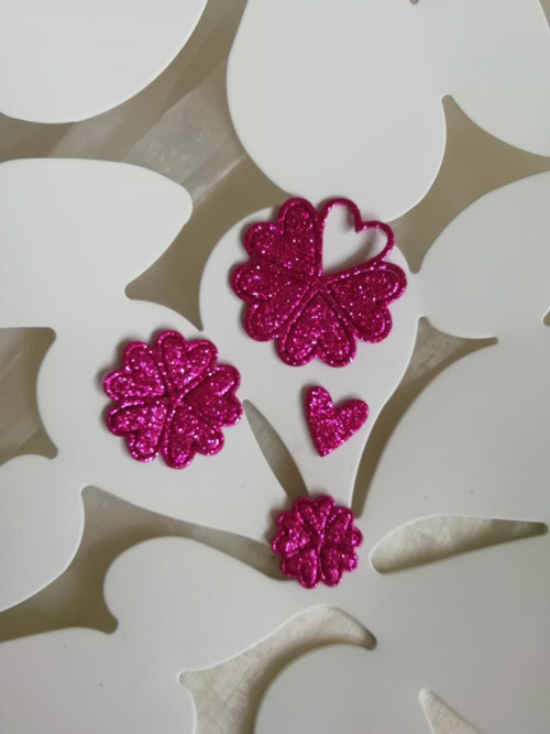 Kytičky z třpytivé pěnovky - tmavě růžové (9 ks)