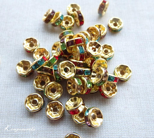 Kovový mezerník s kam.multicolor 8mm 10kusů