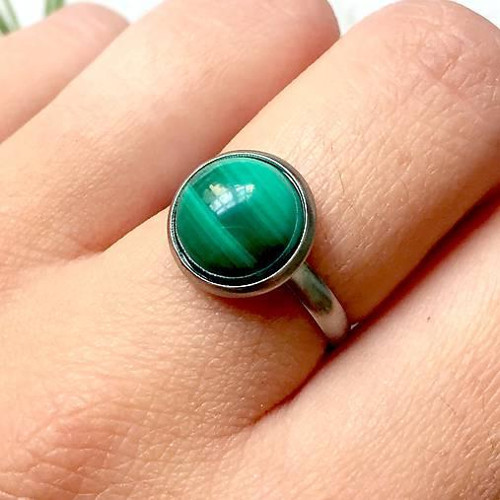 Elegantný prsten s malachitem chirurg. ocel /0084