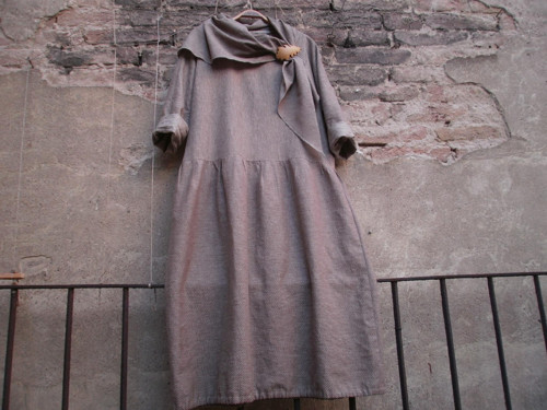 Hnědo-béžové šaty L - XL SLEVA ! — foto 1