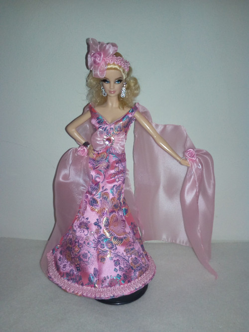 Šaty pro princeznu Barbie — foto 1