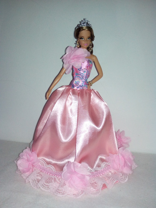 Šaty pro Barbie — foto 1