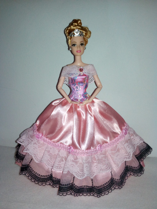 Šaty pro Barbie — foto 1