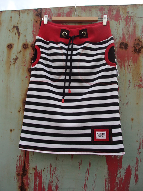 BlackRedWhite — foto 1