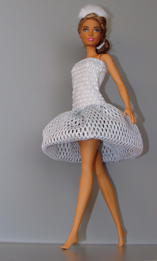 Barbie - Stříbrné baletní šaty — foto 1