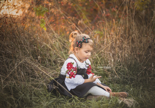 Dětská folk čelenka - černá mašle (různe barvy)