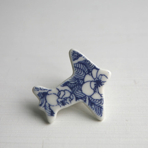 Nazdobeně... Letadlo (porcelánová brož) — foto 1