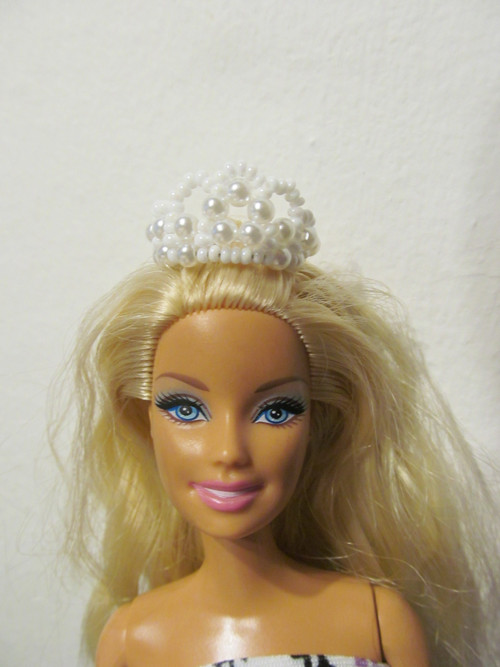 Čelenka bílá pro Barbie — foto 1