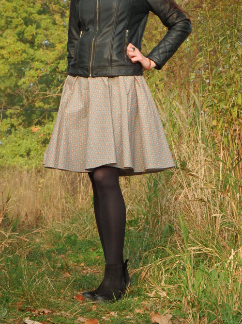 Opravdická kolová, růže v šedé — foto 1
