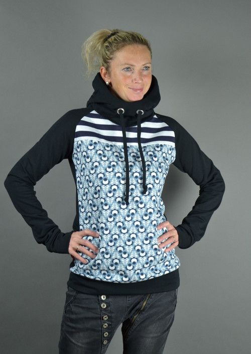Černá mikina — foto 1